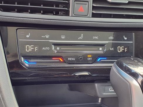 New 2026 Volkswagen Jetta SE FWD image 15
