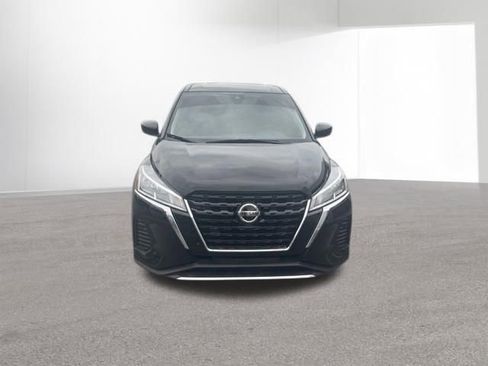 Used 2021 Nissan Kicks S FWD image 2