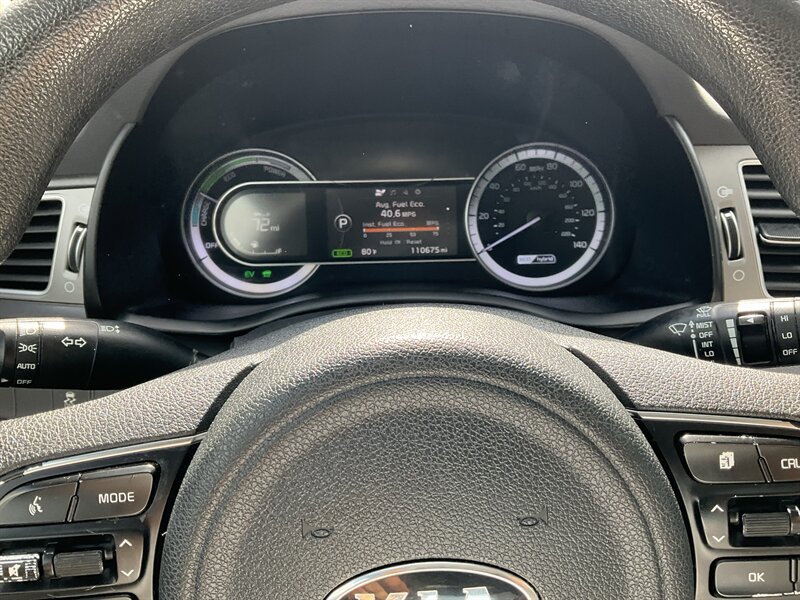 Used 2017 Kia Niro LX FWD image 17