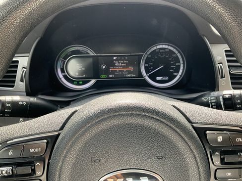 Used 2017 Kia Niro LX FWD image 17