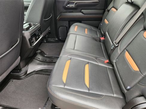 Used 2025 GMC Sierra 2500 AT4 w/ AT4 Premium Plus Package image 29