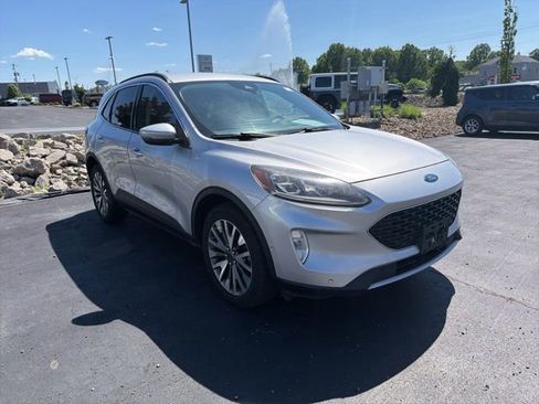Used 2020 Ford Escape Titanium AWD/4WD image 3