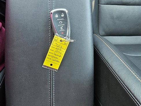 Used 2019 Chevrolet Equinox Premier image 30