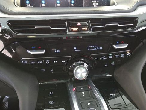 Used 2023 Acura MDX FWD image 18