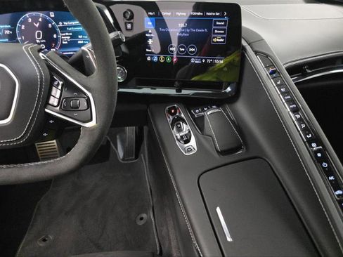 Used 2023 Chevrolet Corvette Stingray Premium Conv w/ Z51 Performance Package image 5