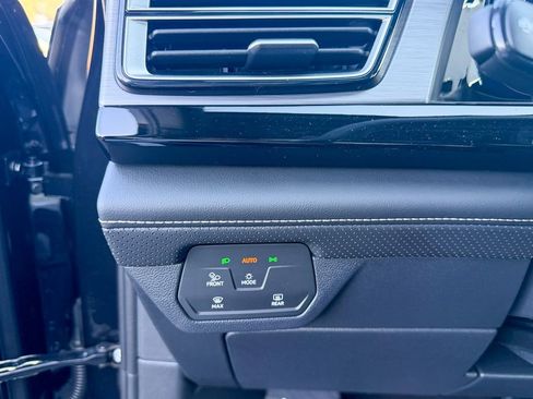 New 2026 Volkswagen Atlas Cross Sport SE image 21