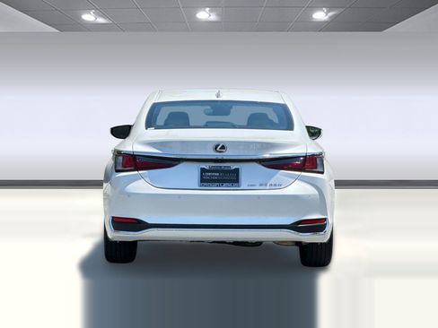 Certified 2023 Lexus ES 250 w/ Premium Package AWD/4WD image 11