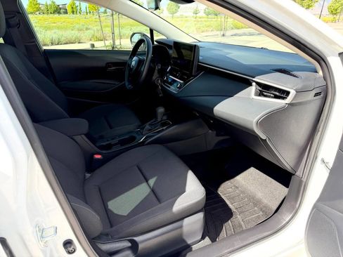 Used 2025 Toyota Corolla LE FWD image 21