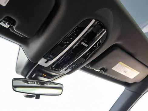 Used 2022 Porsche Cayenne image 22