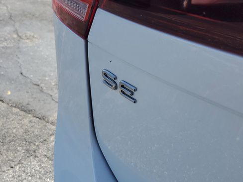 Used 2023 Volkswagen Tiguan SE R-Line image 11