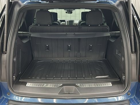 Used 2025 GMC Yukon XL Denali Ultimate image 13