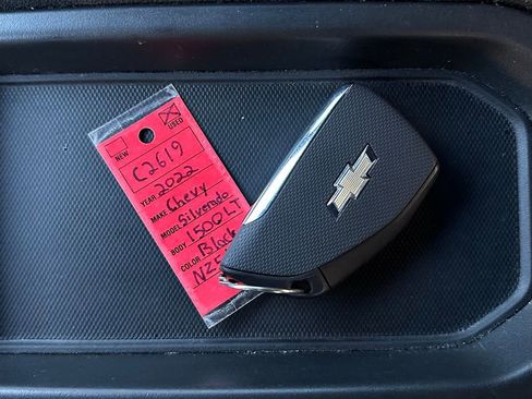 Used 2022 Chevrolet Silverado 1500 LT image 24