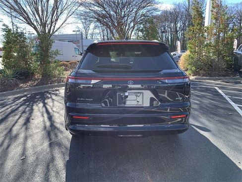 Used 2025 Toyota Crown Signia XLE image 7