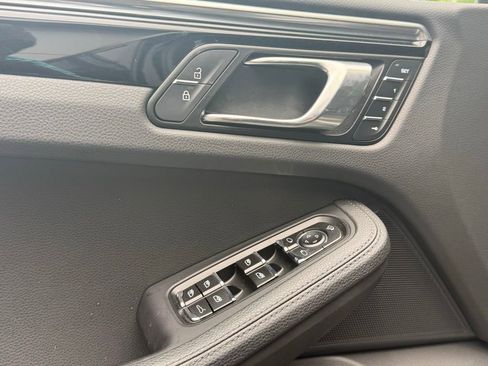 Used 2023 Porsche Macan S AWD/4WD image 26