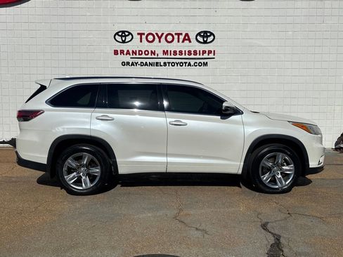 Used 2015 Toyota Highlander Limited image 1