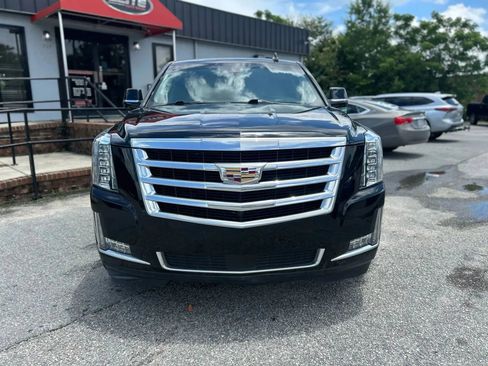 Used 2017 Cadillac Escalade ESV Premium Luxury image 4