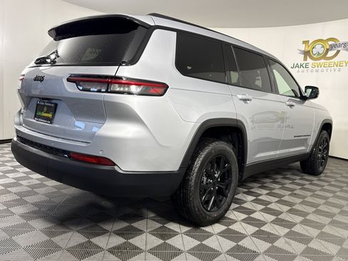 New 2025 Jeep Grand Cherokee L Altitude image 7