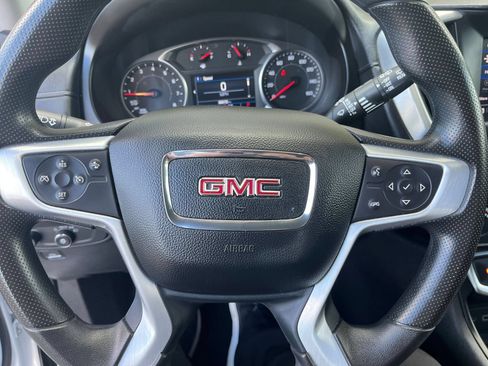 Used 2024 GMC Terrain SLE FWD image 25
