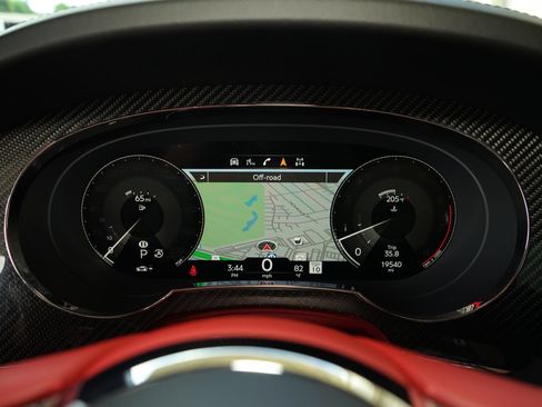 Used 2021 Bentley Bentayga Speed AWD/4WD image 16