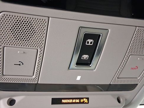 New 2025 Land Rover Discovery Sport S image 28