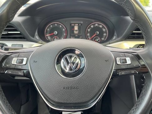 Used 2022 Volkswagen Passat 2.0T SE FWD image 20