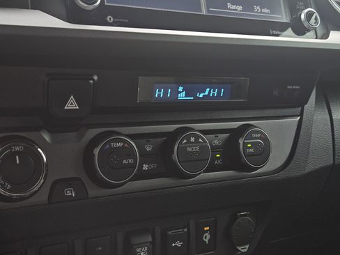 Used 2023 Toyota Tacoma TRD Sport image 18