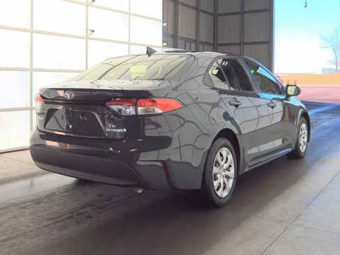 Used 2023 Toyota Corolla LE FWD image 3