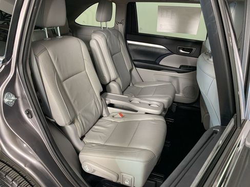 Used 2017 Toyota Highlander XLE w/ Protection Package #3 image 40