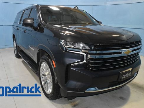 Used 2023 Chevrolet Suburban LT w/ LT Signature Package AWD/4WD image 1