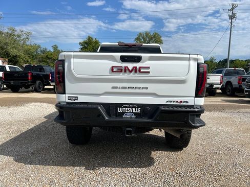 Used 2025 GMC Sierra 2500 AT4X AWD/4WD image 7