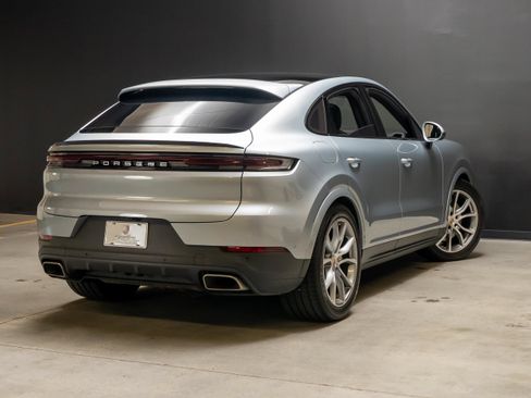 Certified 2024 Porsche Cayenne Coupe AWD/4WD image 7
