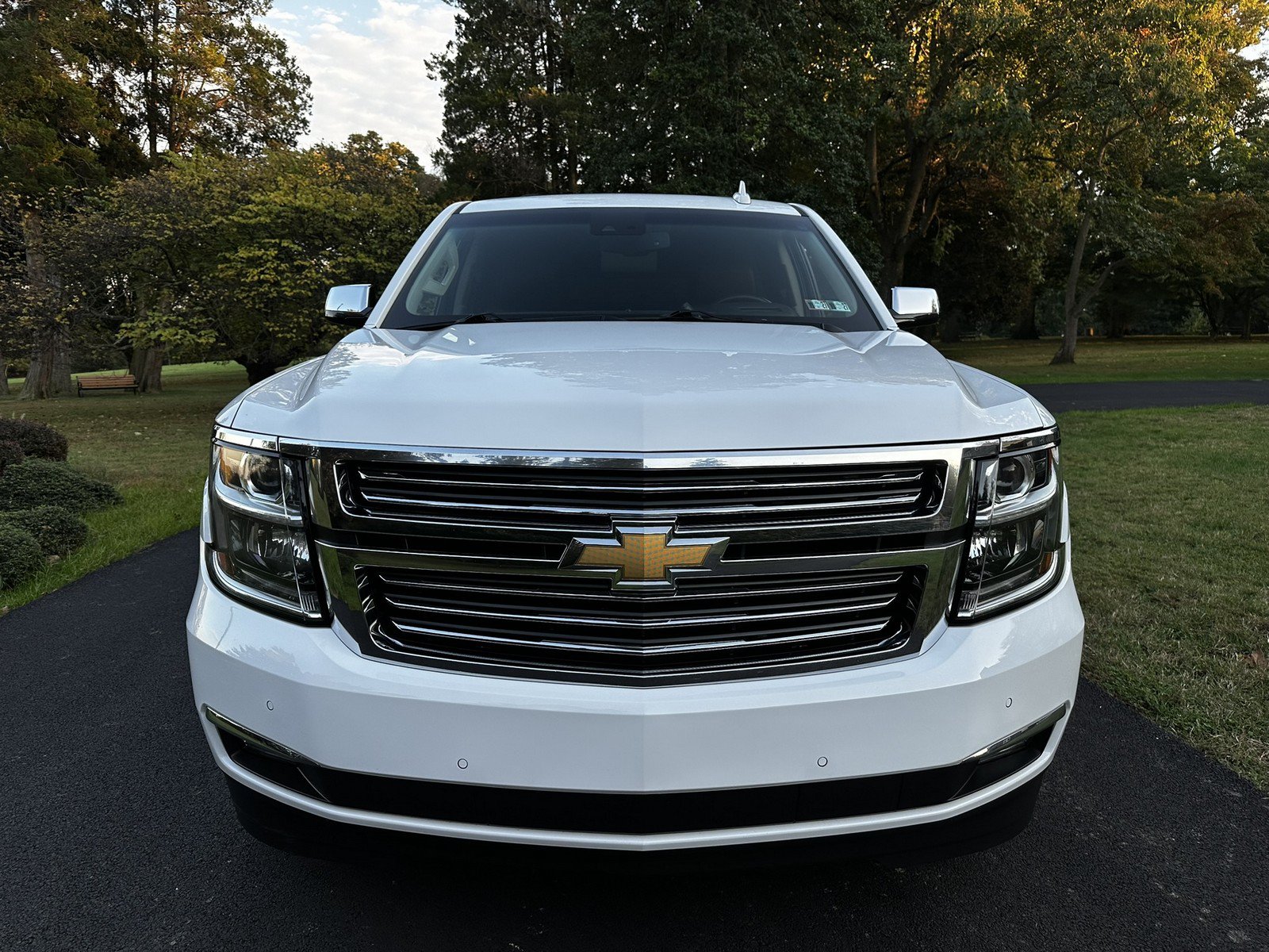 Used 2018 Chevrolet Suburban Premier AWD/4WD image 3