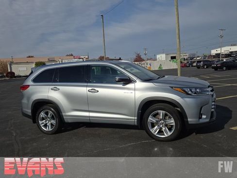 Used 2019 Toyota Highlander Limited image 2