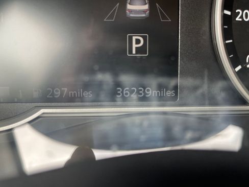 Used 2025 Nissan Versa SV image 37