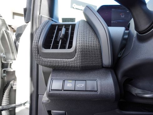 Used 2025 Toyota bZ4X AWD image 24