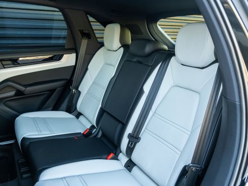 New 2026 Porsche Cayenne image 35