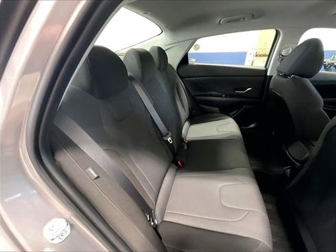 Used 2024 Hyundai Elantra SE FWD image 15