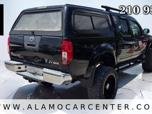 Used 2012 Nissan Frontier SV AWD/4WD image 5