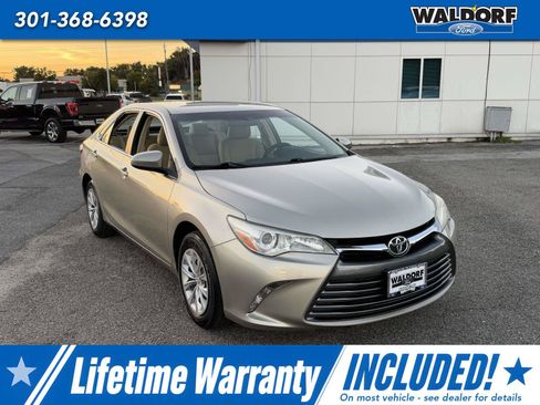 Used 2017 Toyota Camry LE FWD image 1