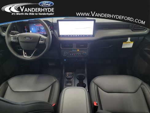 New 2025 Ford Maverick Lariat w/ Black Appearance Package image 12