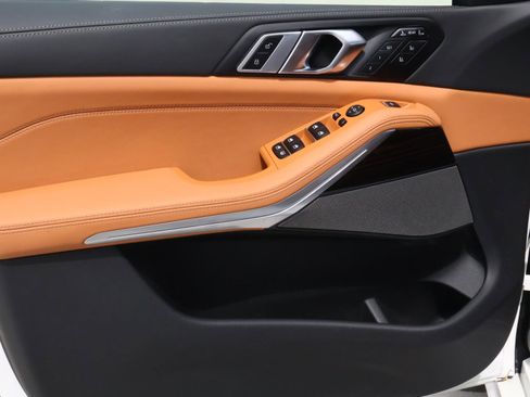 Used 2026 BMW X7 xDrive40i w/ Executive Package image 17