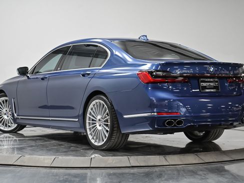 Used 2022 BMW ALPINA B7 xDrive w/ Luxury Rear Seating Package image 22