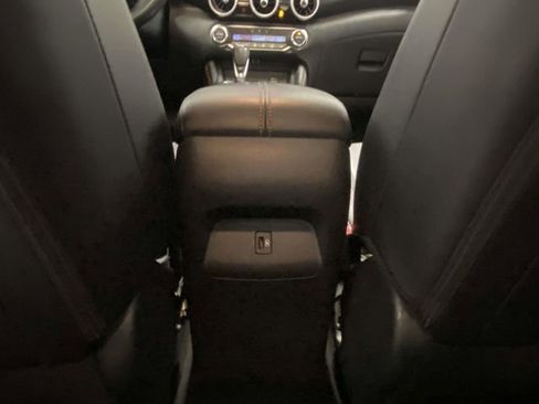 Used 2022 Nissan Sentra SR w/ Trunk Package image 11