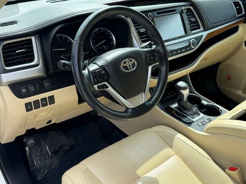 Used 2017 Toyota Highlander Limited w/ Protection Package #3 image 4