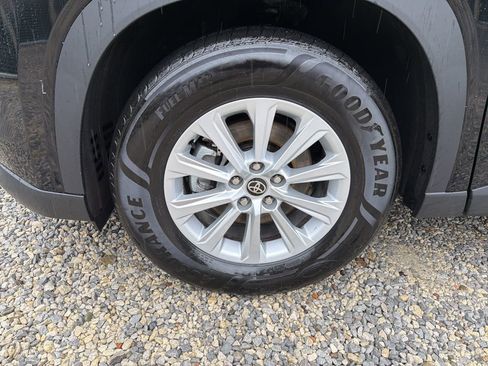 Used 2025 Toyota Grand Highlander AWD image 11