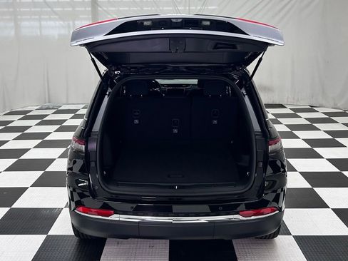 New 2025 Jeep Grand Cherokee Laredo w/ Trailer Tow Package image 10