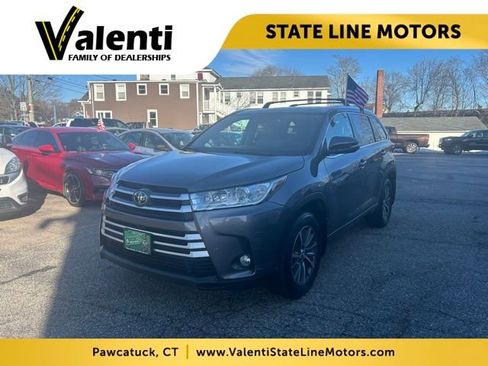 Used 2018 Toyota Highlander XLE AWD/4WD image 1