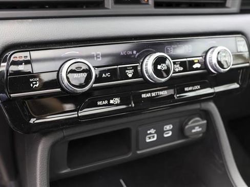 New 2025 Honda Pilot TrailSport image 20