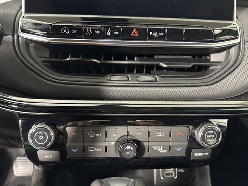 New 2026 Jeep Compass Limited image 21