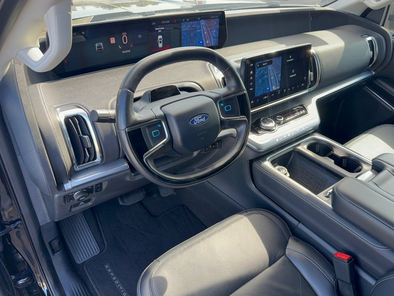 Certified 2025 Ford Expedition Max Platinum AWD/4WD image 4